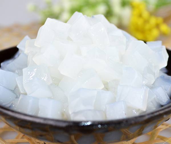 椰果不是椰子肉制作而是用椰子水制作的