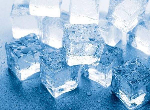 为什么冰里加盐会使温度降低