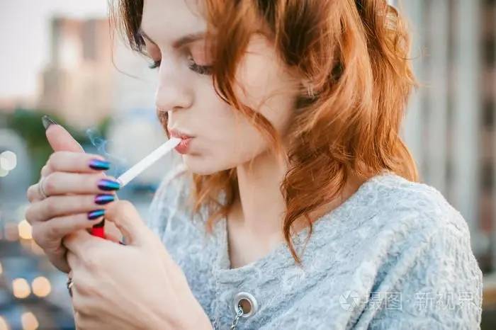 女性虽然吸烟少 但仍会受到肺癌威胁