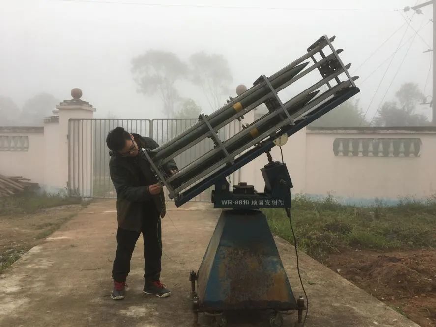 目睹过人工降雨 连天庭都得地震