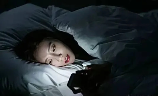 手机护眼模式并不能完全保护眼睛