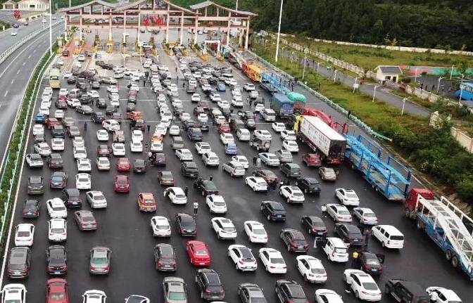 为什么车不多仍会堵车 神奇的幽灵堵车
