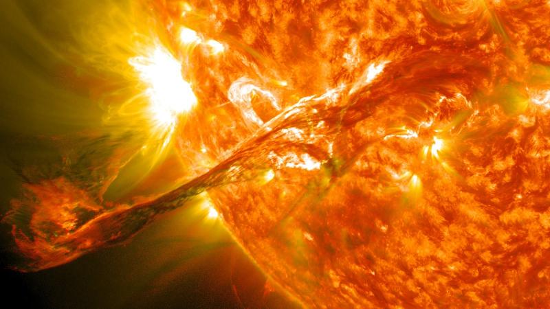 太阳上也会刮风 速度每秒可达800千米